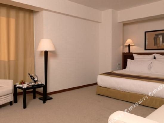 Апартаменты City One Hotel 5*