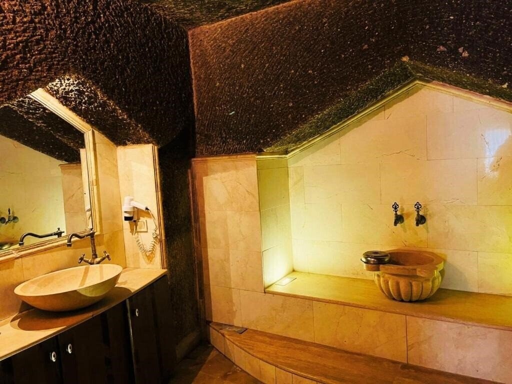 Панорама Empire Cave Hotel (ex. Empire Hotel ) 3*