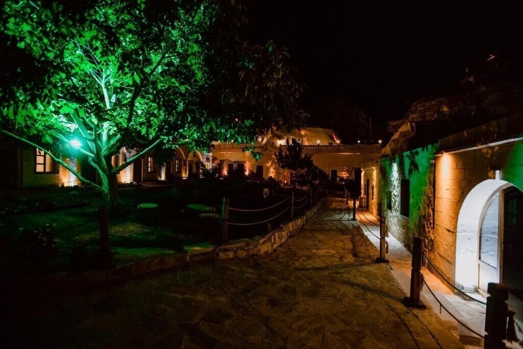 Картинка Ortahisar Cave Hotel 3*
