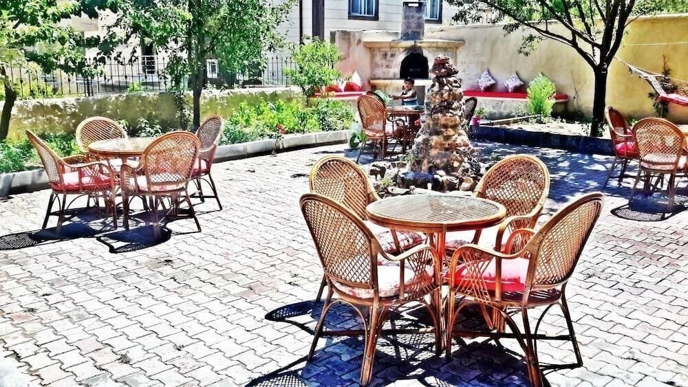 Территория Dedeli Delux Hotel (ex. Dedeli Guesthouse) 3*