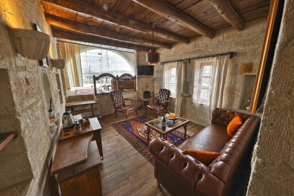 Территория Divan Cave House 3*