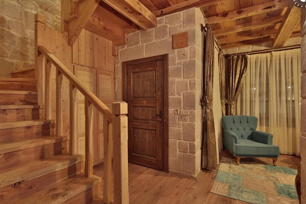Панорама Elevres Stone House Hotel 4*