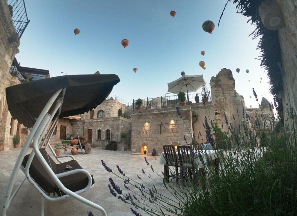 Фото Grand Cave Suites 2*