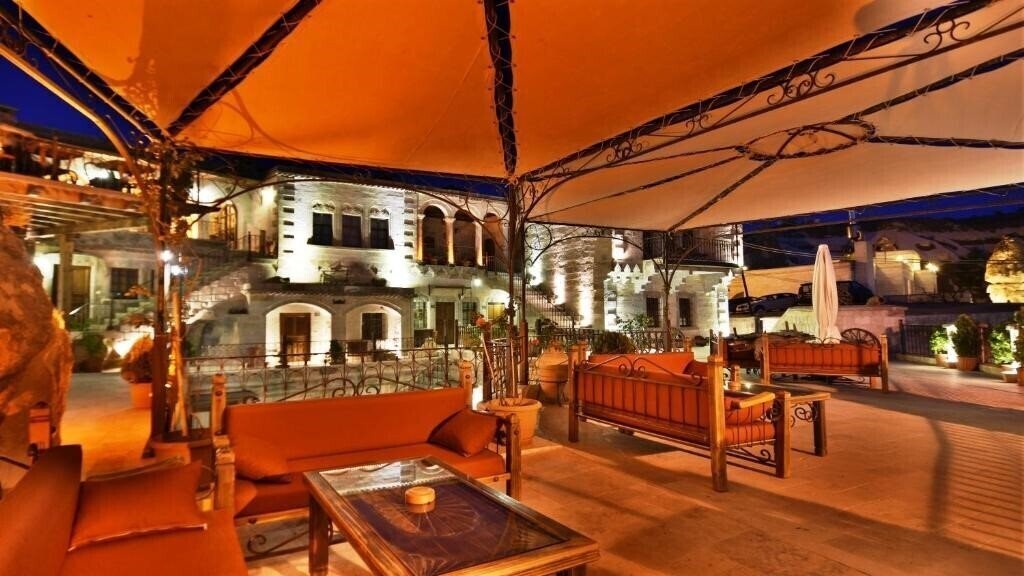 Апартаменти Harman Cave Hotel 4*