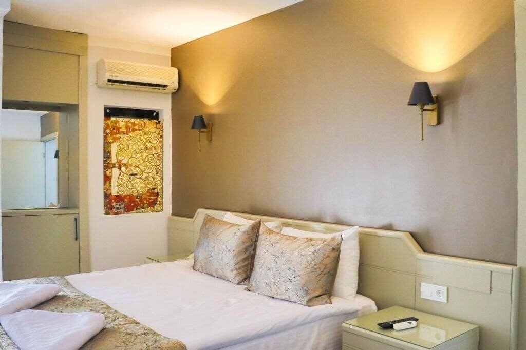 Апартаменти Hitit Hotel 3*