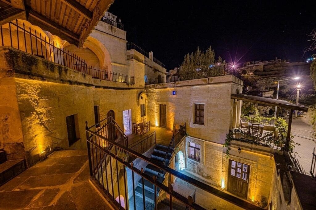 Территория Konak Bezirhane Cave Otel 3*