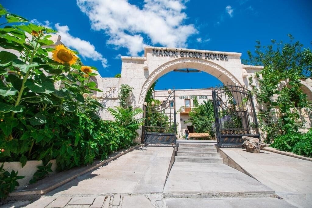 Панорама Maron Stone House 3*