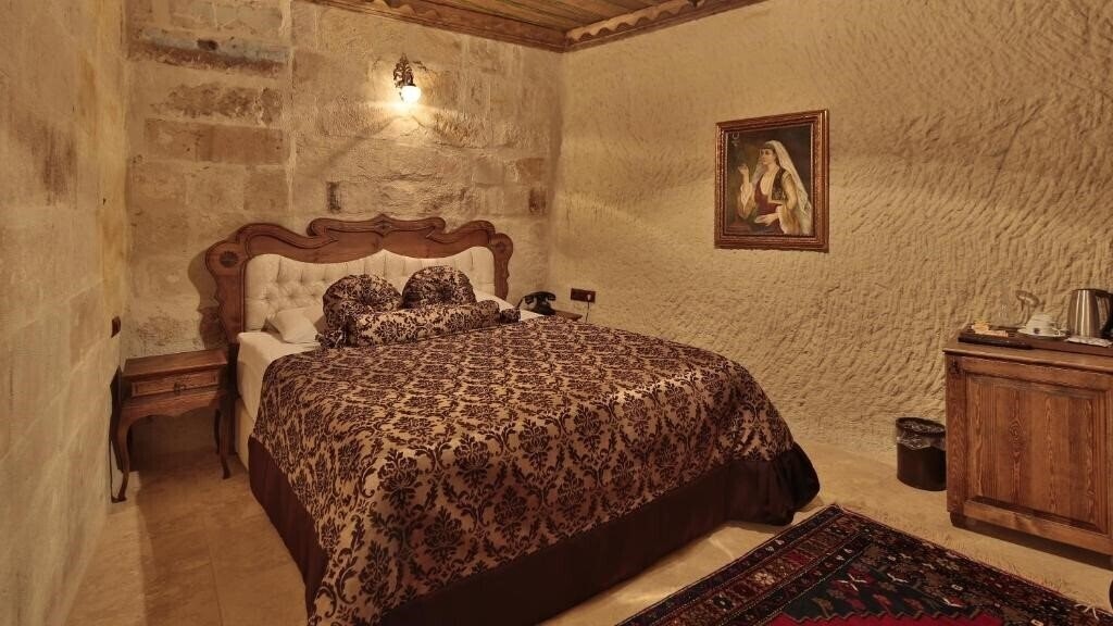 Апартаменти Phocas Cave Suites 3*