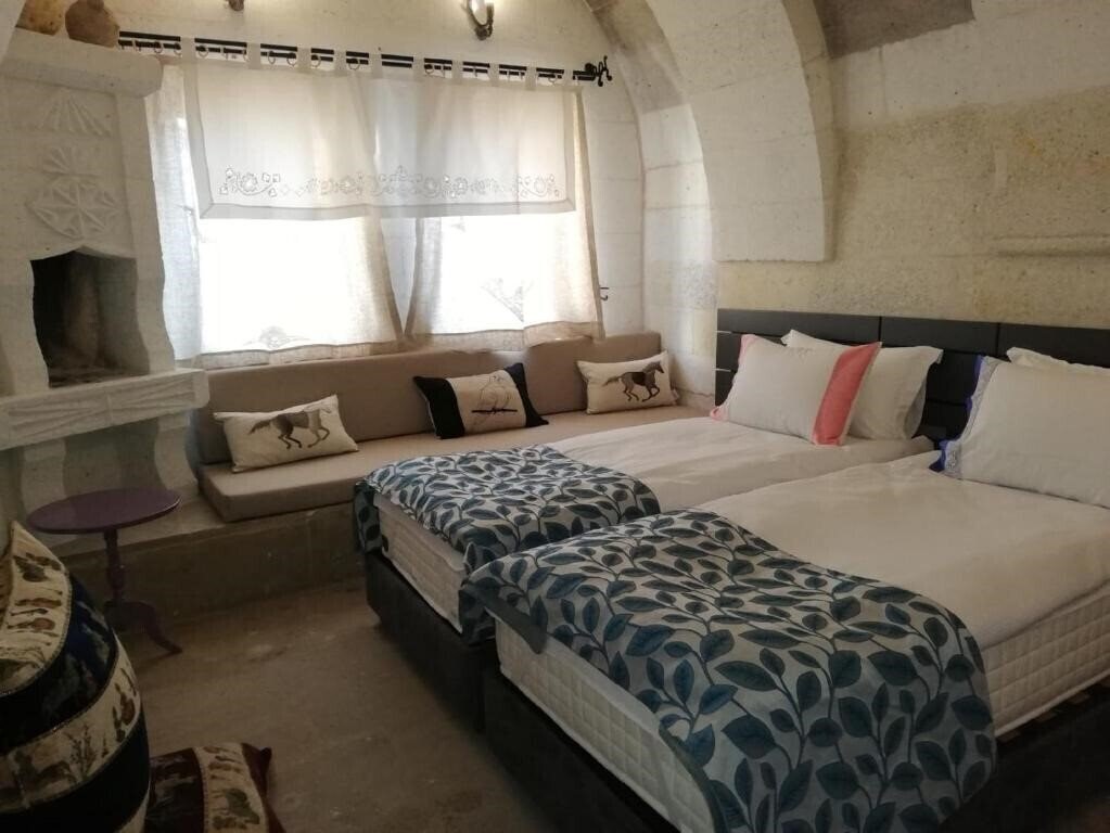 Панорама Pigeon Hotel 3*