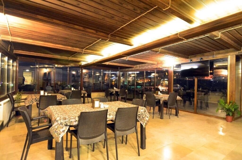 Фотографія Relic House Hotel + 2*