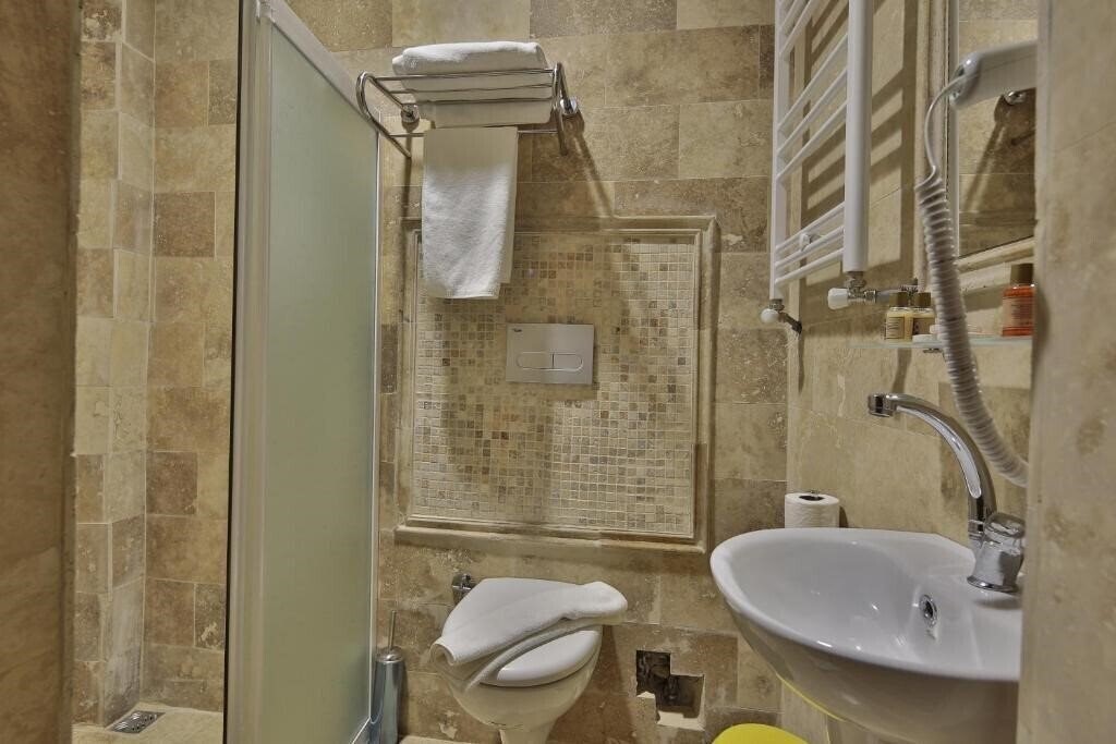 Територія Relic House Hotel + 2*