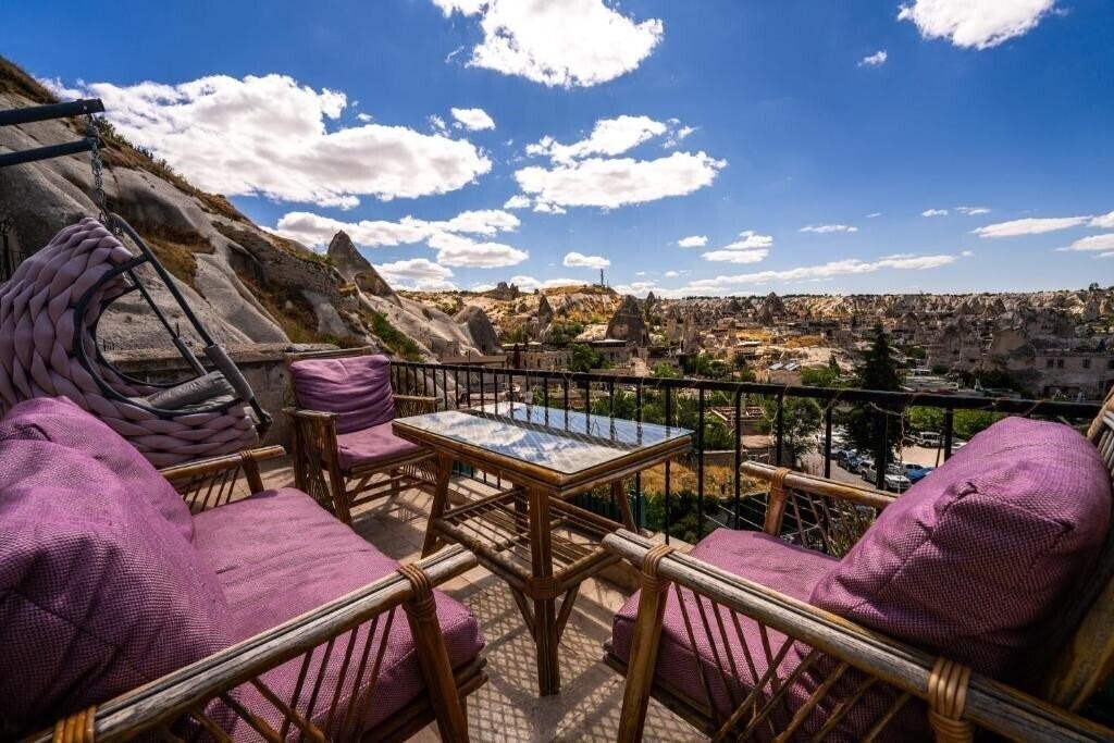 Готель Sunset Cave Hotel (ex. Mysterious Cave Suites) 2*