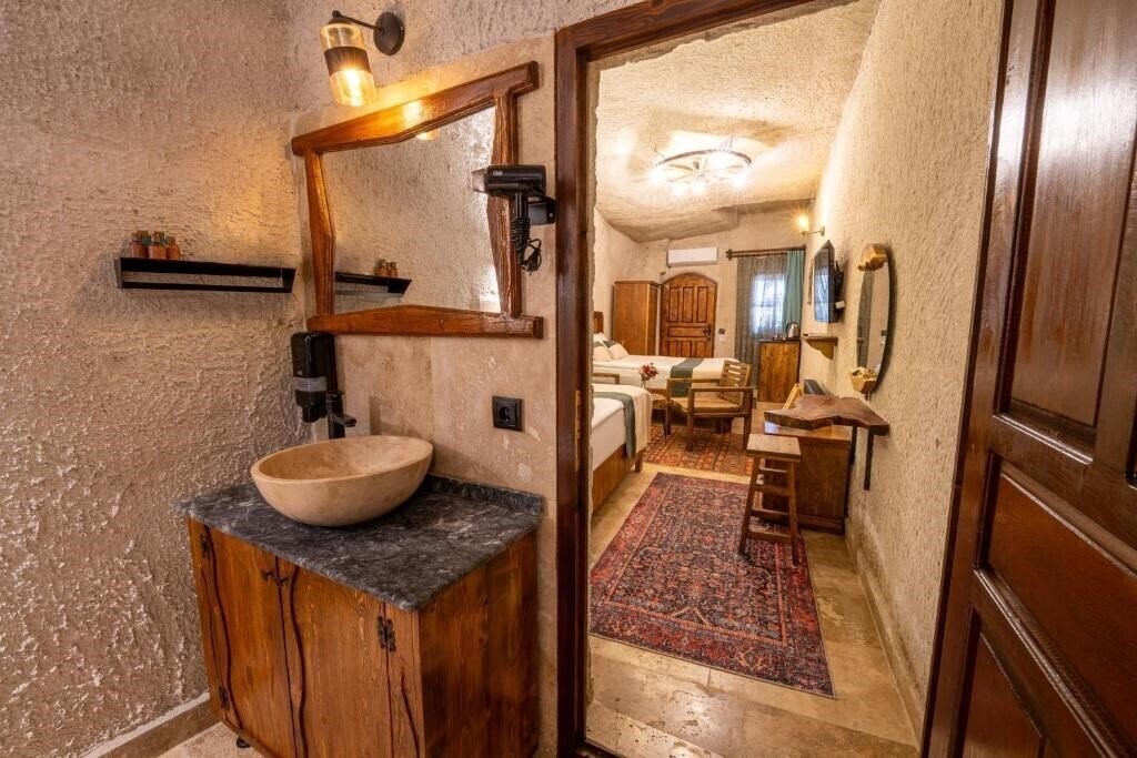 Вид Sunset Cave Hotel (ex. Mysterious Cave Suites) 2*