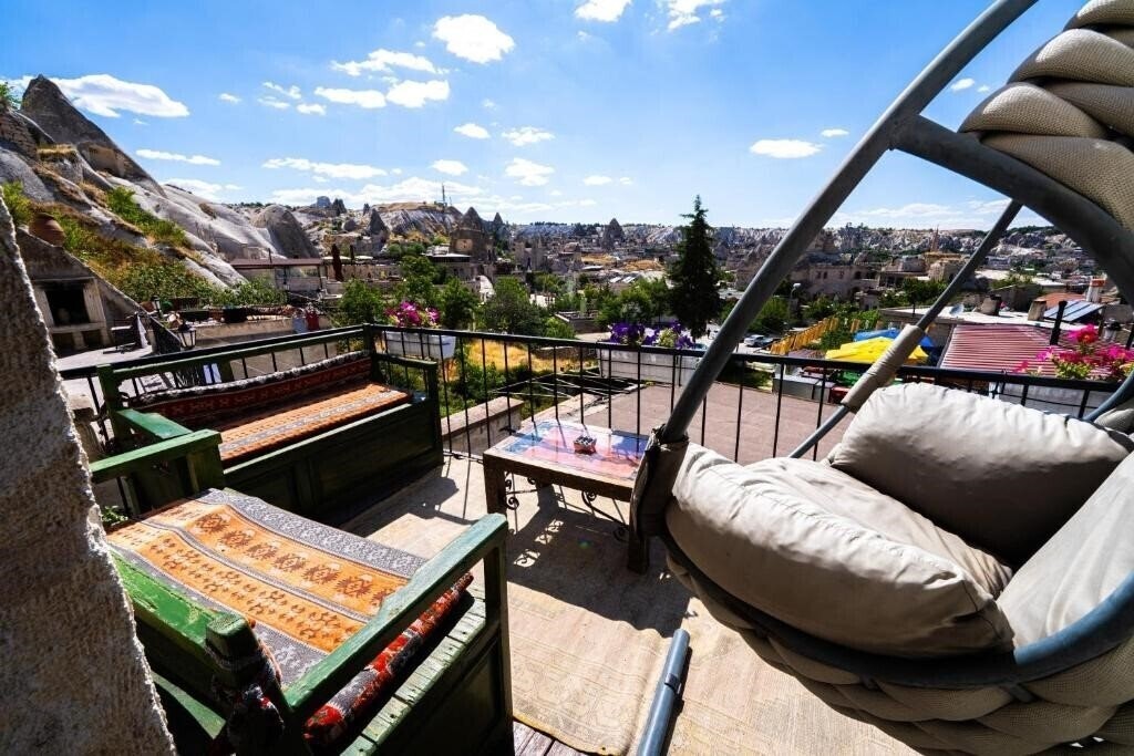 Територія Sunset Cave Hotel (ex. Mysterious Cave Suites) 2*