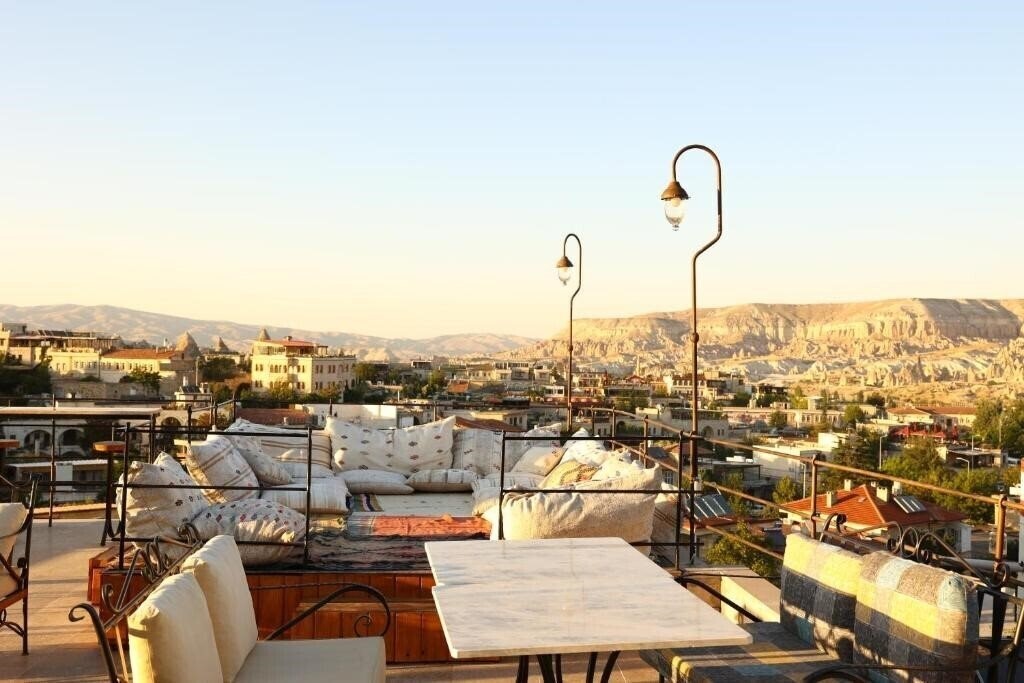 Территория Travel Inn Cave Hotel 3*