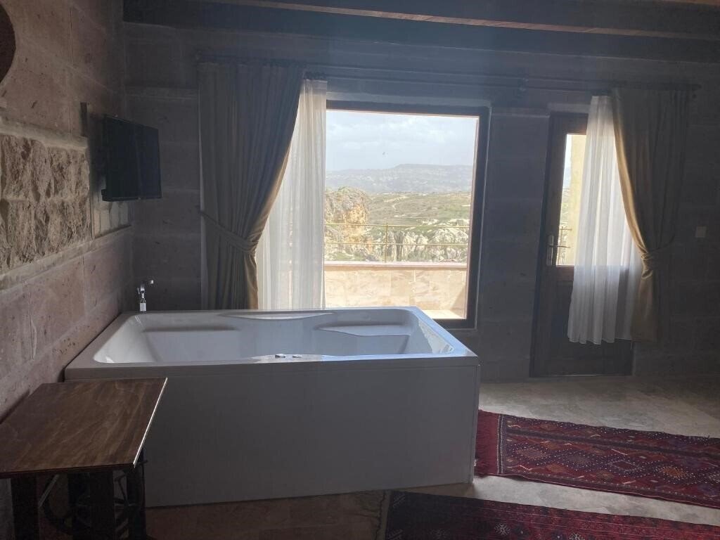 Апартаменты Hotels Crazy Horse (ex. Crazy Horse Hotel, Crazyhorse Hotel) 3*