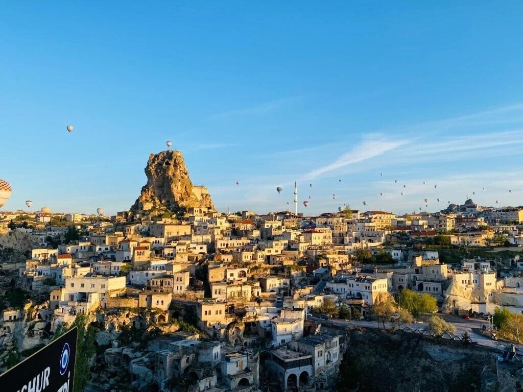 Вид Hotels Crazy Horse (ex. Crazy Horse Hotel, Crazyhorse Hotel) 3*