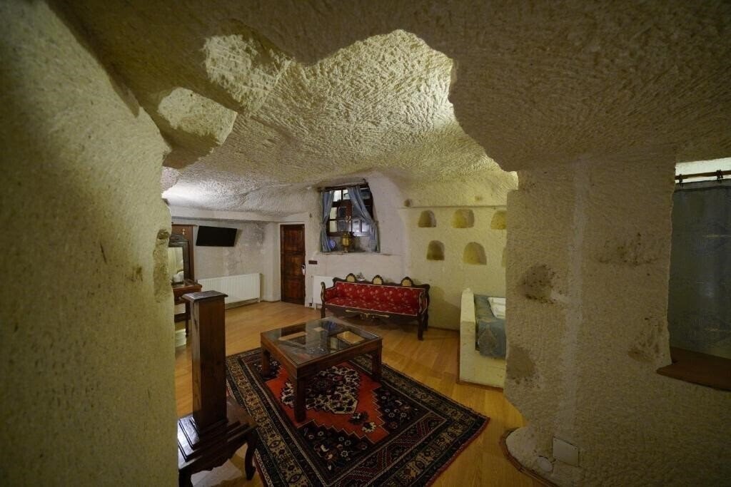 Панорама Asteria Cave Hotel (ex. Lalezar Cave Hotel) 3*