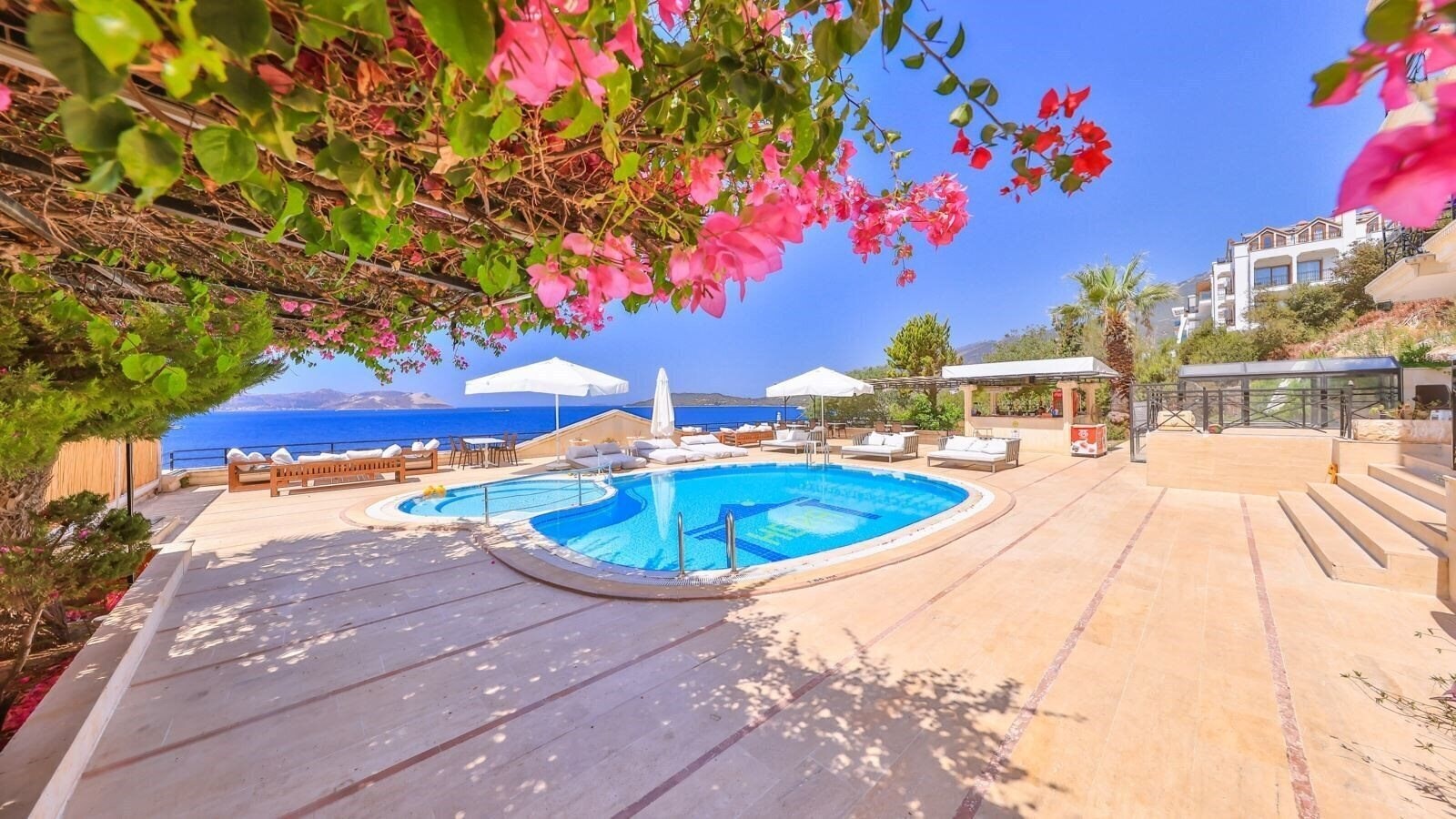 Панорама Hera Hotel 3*