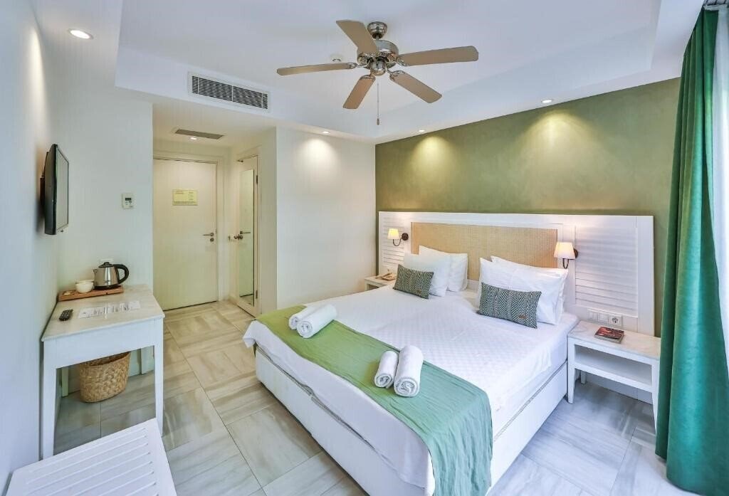 Апартаменты Livia Hotel - 3*