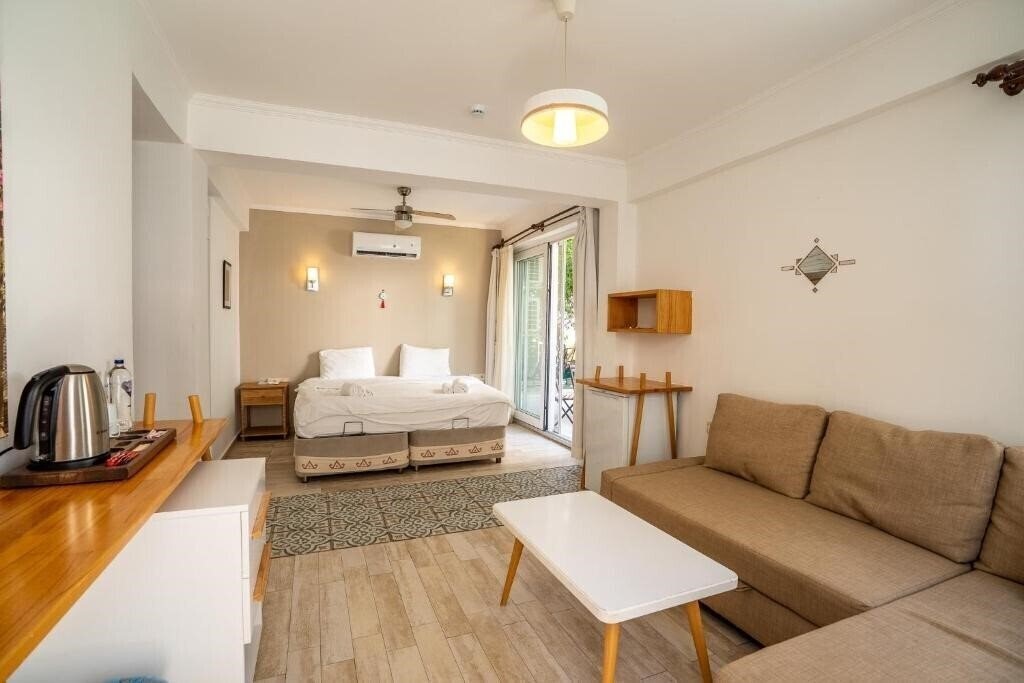 Фотографія Hideaway Hotel (ex. Hotel Hideaway, Hideaway) 3*