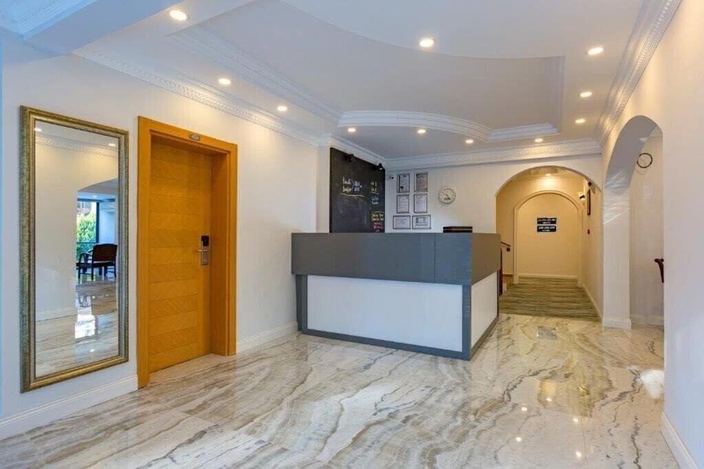 Апартаменти Forest Park Hotel 3*