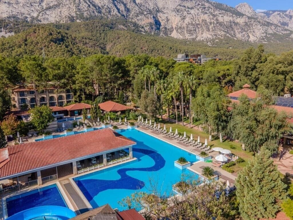 Отель Champion Holiday Village 5*