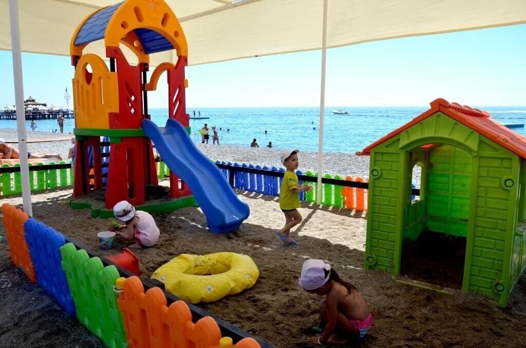 Панорама Emelda Sun Club HV-1