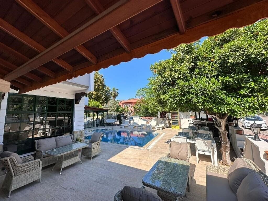 Отель Kutberk Hotel (ex. Kutberg Boutique Hotel, Kutberk Boutique Hotel, Kutberk Hotel Kemer) 3*