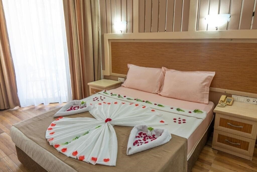 Вид Mr Crane Hotel 4*