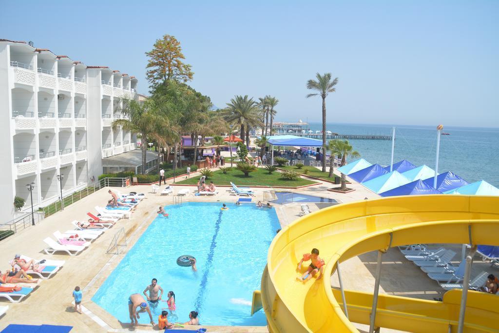 Территория Rama Beach Hotel 4*