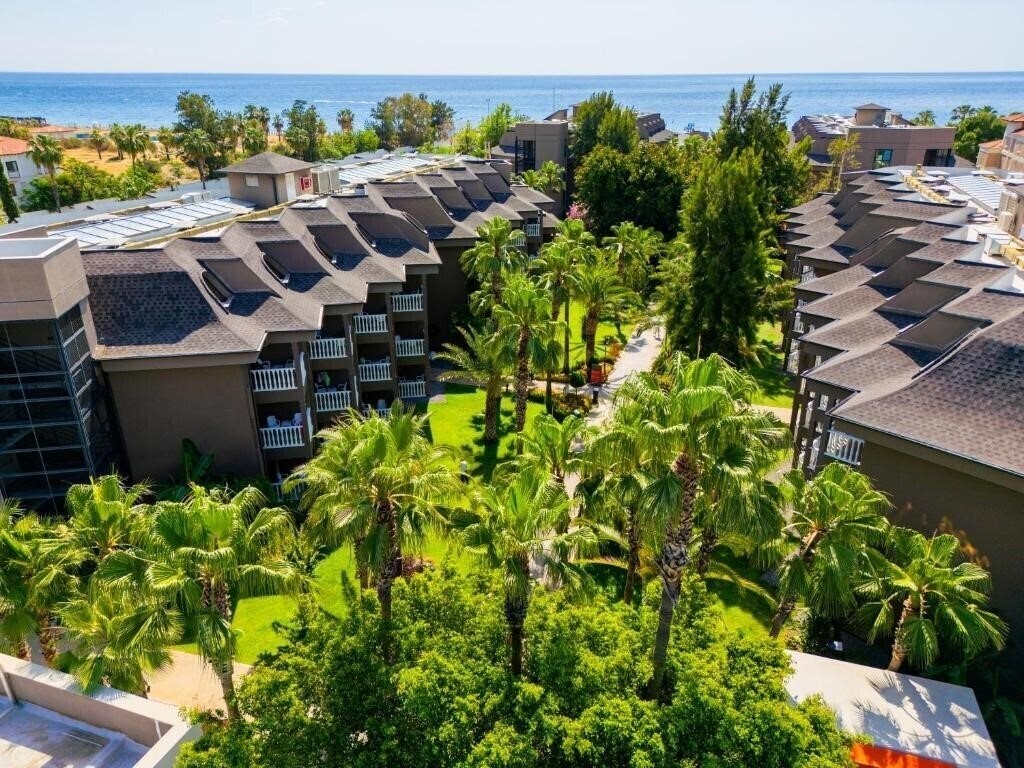 Готель Sailor's Beach Club 5*