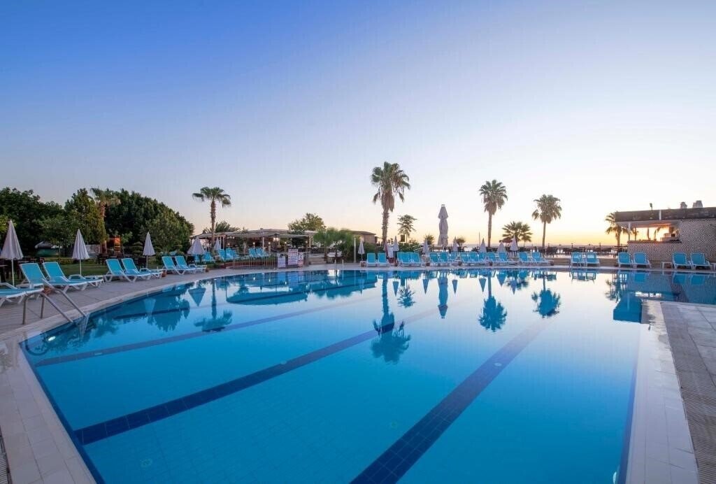 Территория Armas Gul Beach Hotel 5*