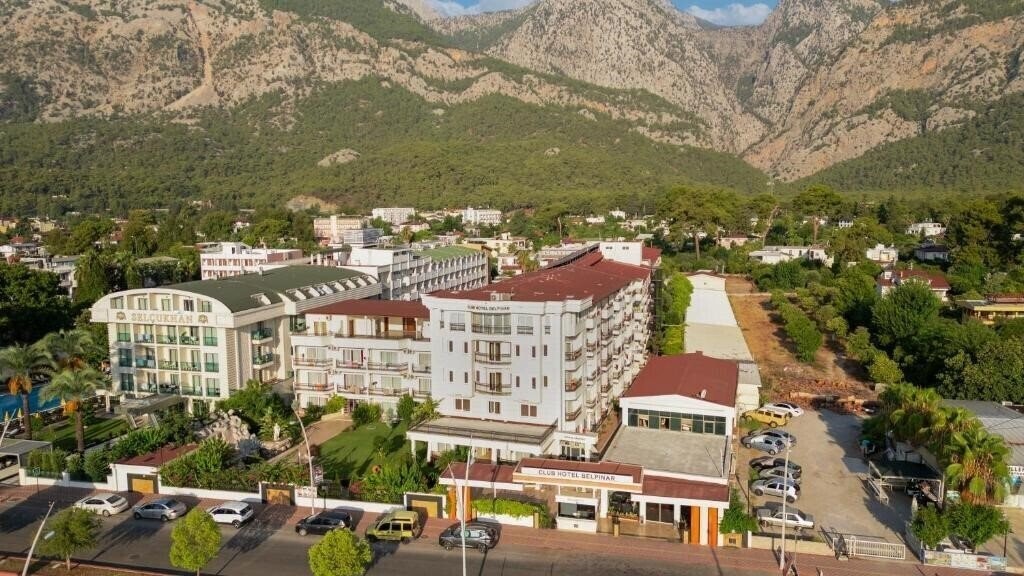 Панорама Club Hotel Belpinar 4*
