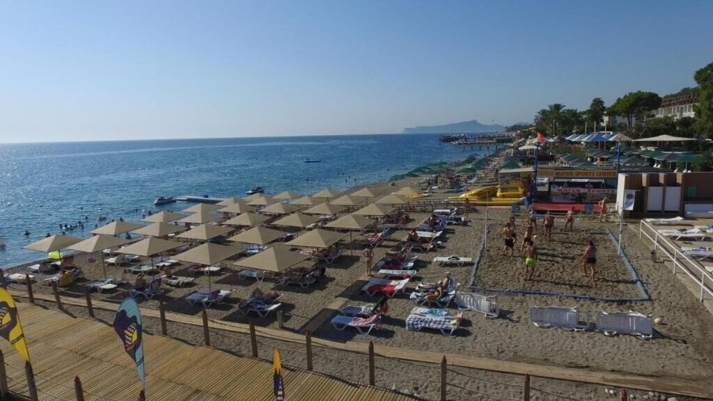 Апартаменты Rios Beach Hotel 4*