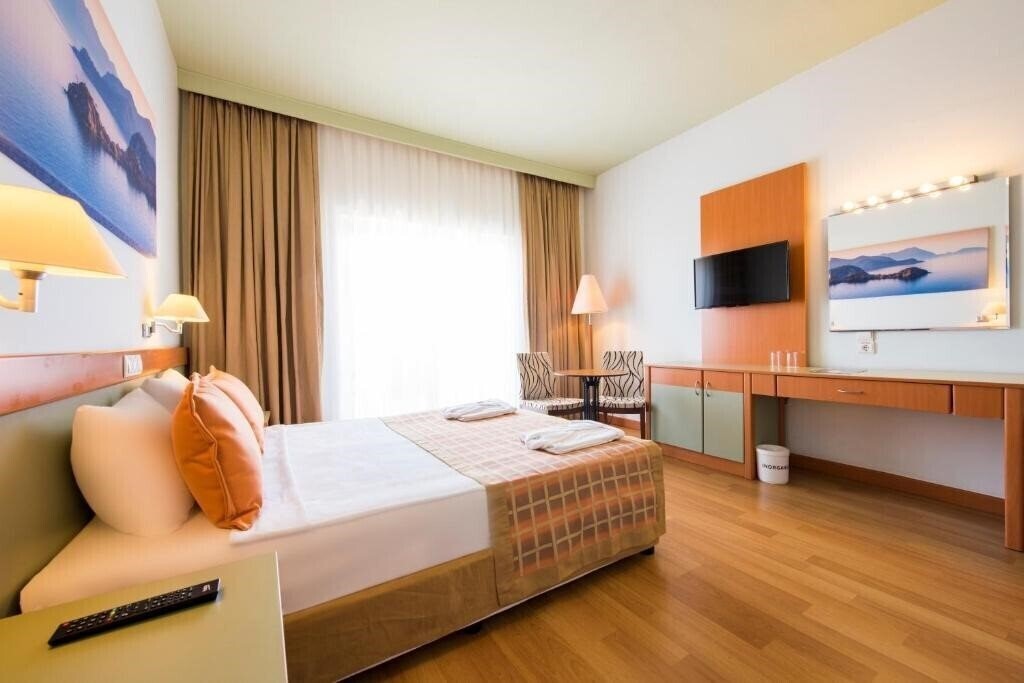 Панорама Corendon Hydros Club Kemer (ex. AQI Hydros Club, Hydros Beach Resort, Fun & Sun Active Club Hydros, Suntopia Hydros Club, TTH Hydros Club) 5*