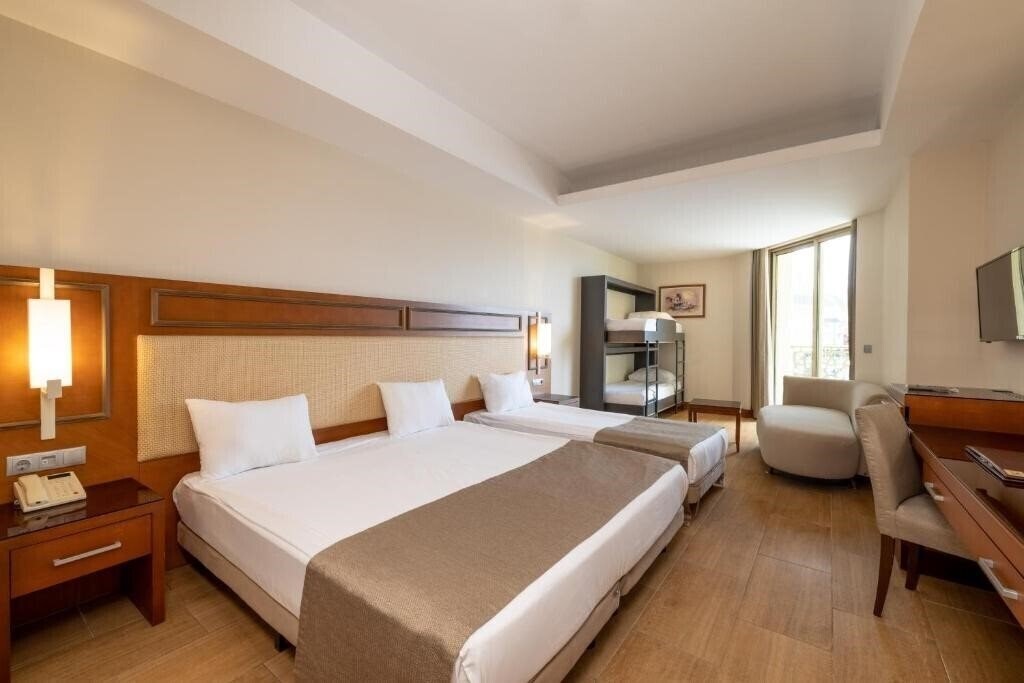 Панорама Le Chateau De Prestige Resort Spa&Talasso De Lux 5*