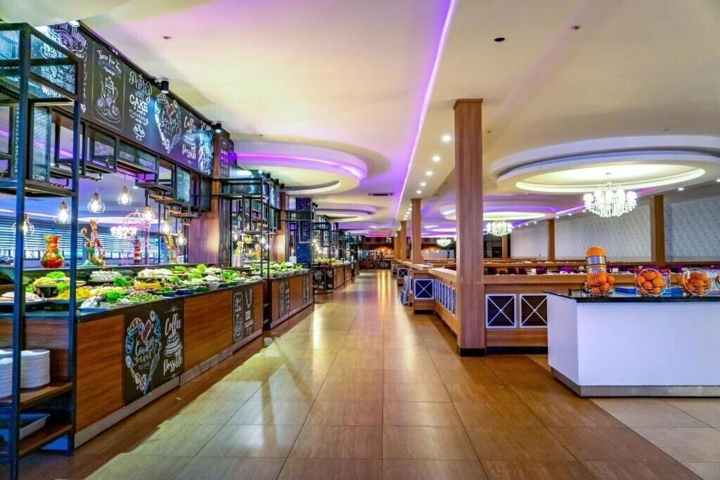 Территория Transatlantik Hotel & Spa (ex. Queen Elizabet) 5*