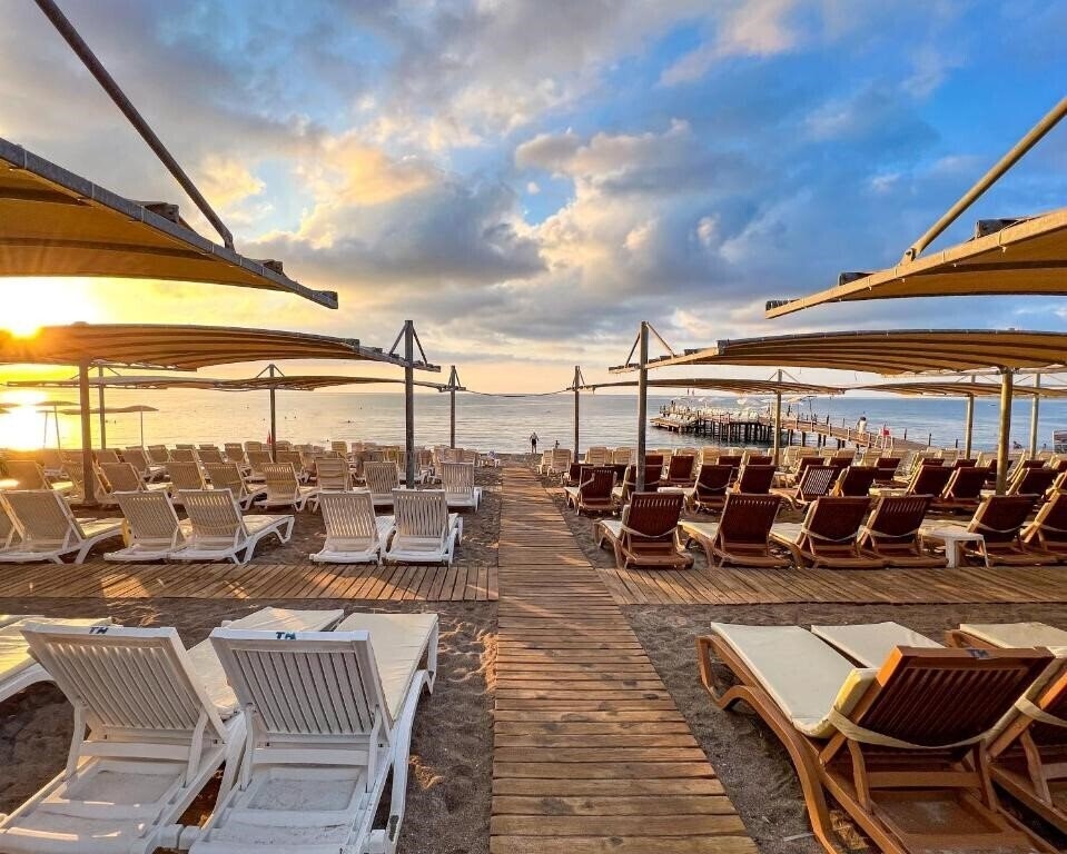 Апартаменты Transatlantik Hotel & Spa (ex. Queen Elizabet) 5*