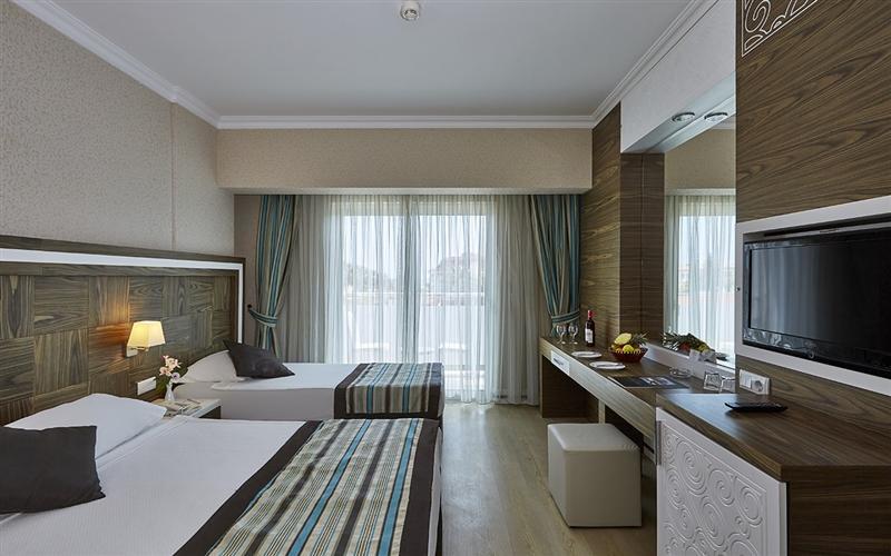 Вид Palmet Resort Kiris Hotel (ex. Royal Towers Resort) 4*