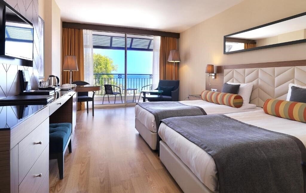 Панорама Imperial Turkiz Resort Hotel (ex. Palmet Turkiz, Fun & Sun Active Imperial Turkiz, Sensimar Turkiz, Turkiz Deluxe, Queen's Park) 5*