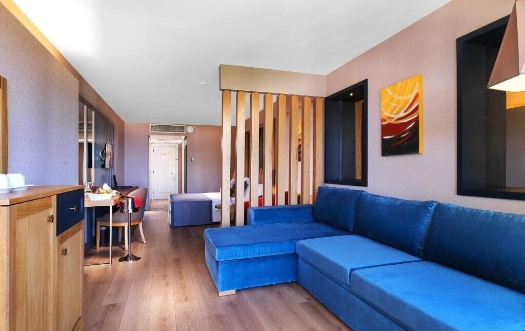 Картинка Imperial Turkiz Resort Hotel (ex. Palmet Turkiz, Fun & Sun Active Imperial Turkiz, Sensimar Turkiz, Turkiz Deluxe, Queen's Park) 5*