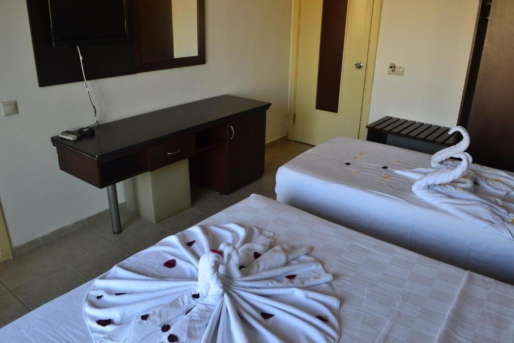 Территория Club Park Marina Hotel (ex. Peymen Hotel, Lims Bona Dea Park Hotel, Elamir Park) 3*