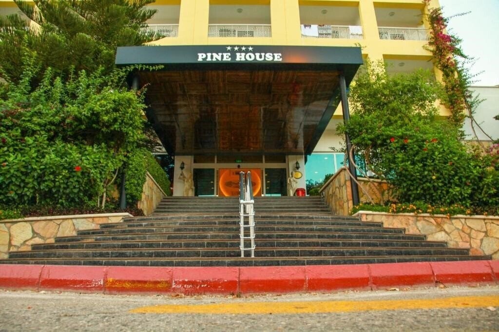 Территория Pine House 4*