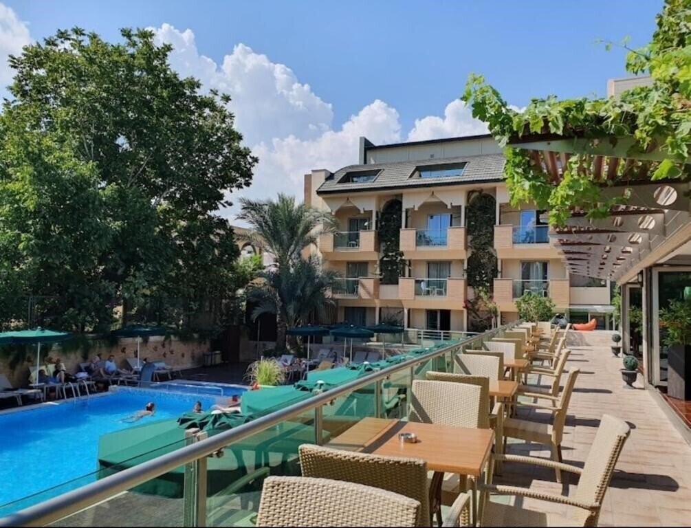 Вид Ambassador Hotel & SPA (ex. Ambassador Plaza Hotel, Ambassador Hotel Kemer, Royal Ambasador Hotel, Iron Ambassador Hotel) 4*