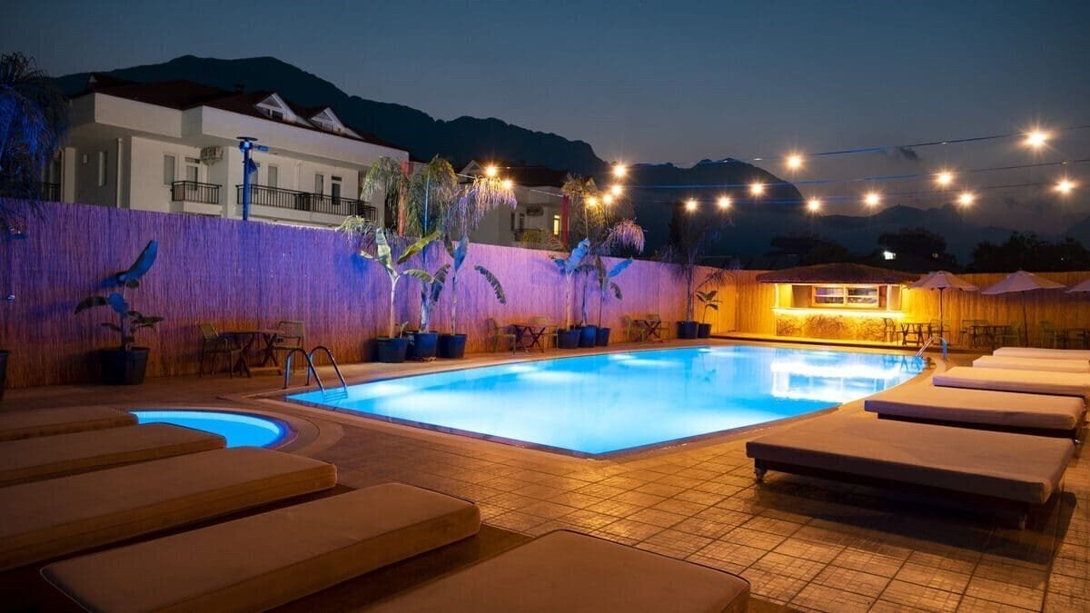 Апартаменты Esquire Hotels & Lounges 3*