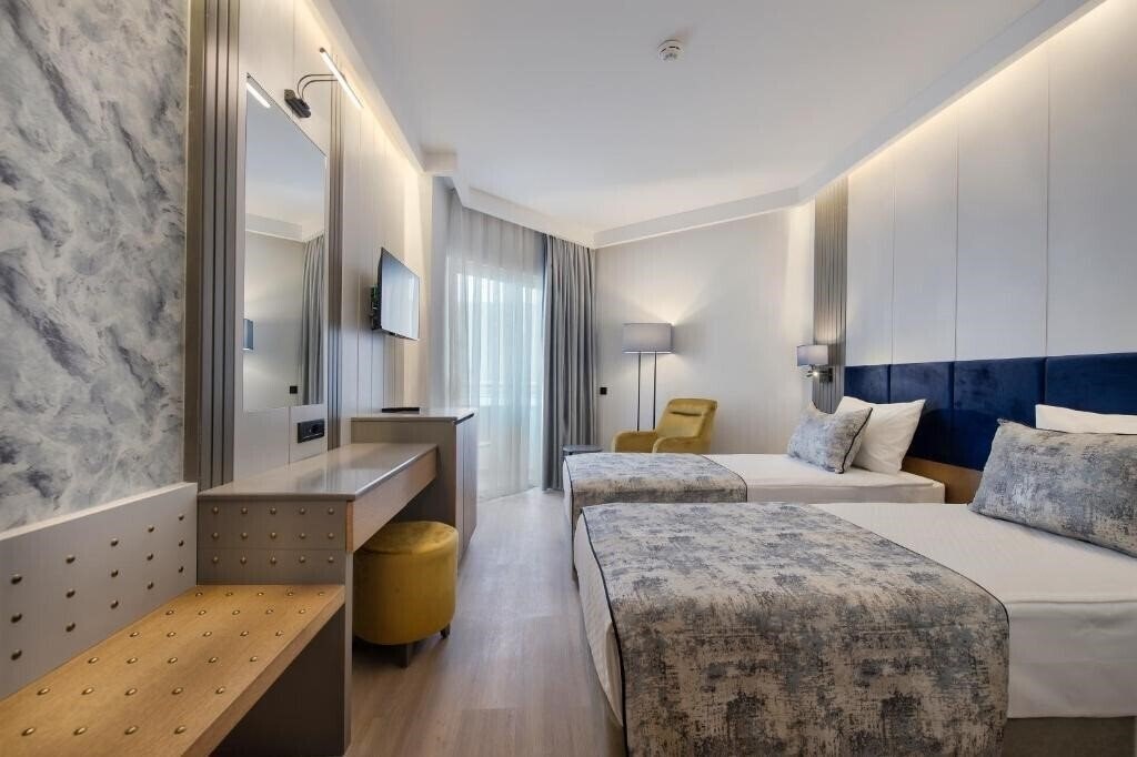 Территория Sealife Kemer Resort Hotel 5*