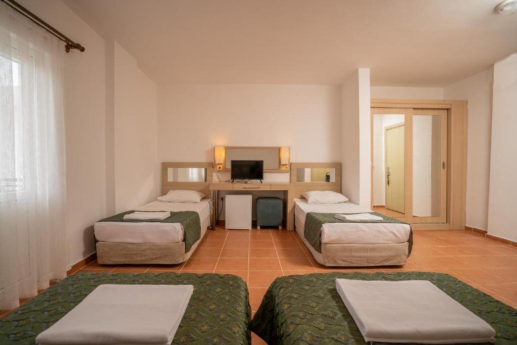 Апартаменты Malibu Garden Hotel (ex. Malibu Resort Hotel) 3*