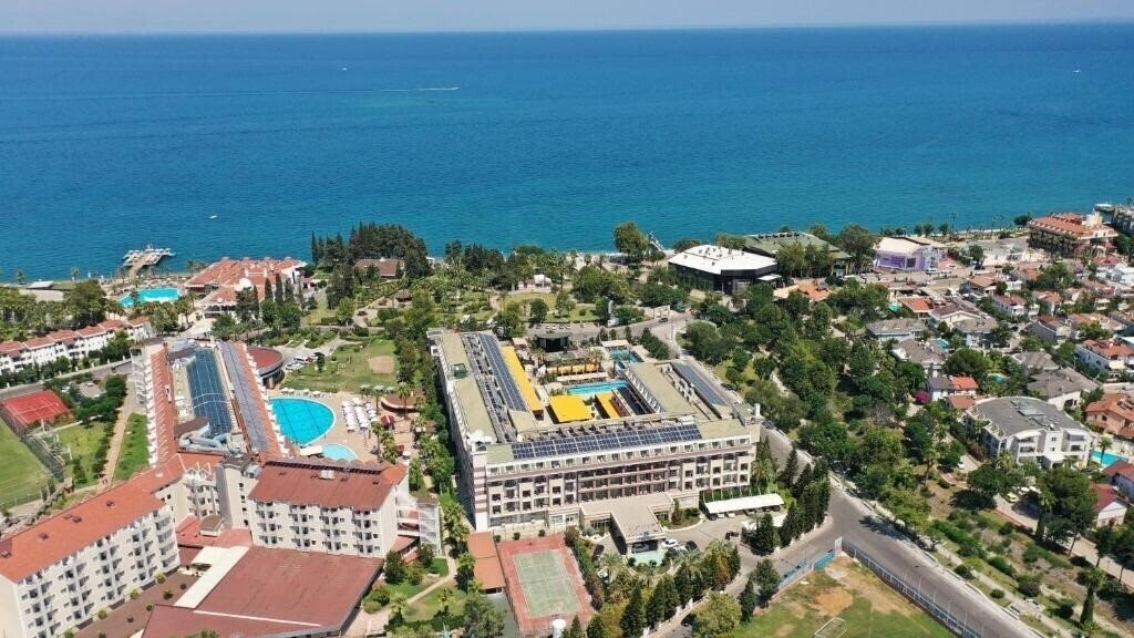 Территория Crystal Hotels De Luxe Resort & SPA 5*