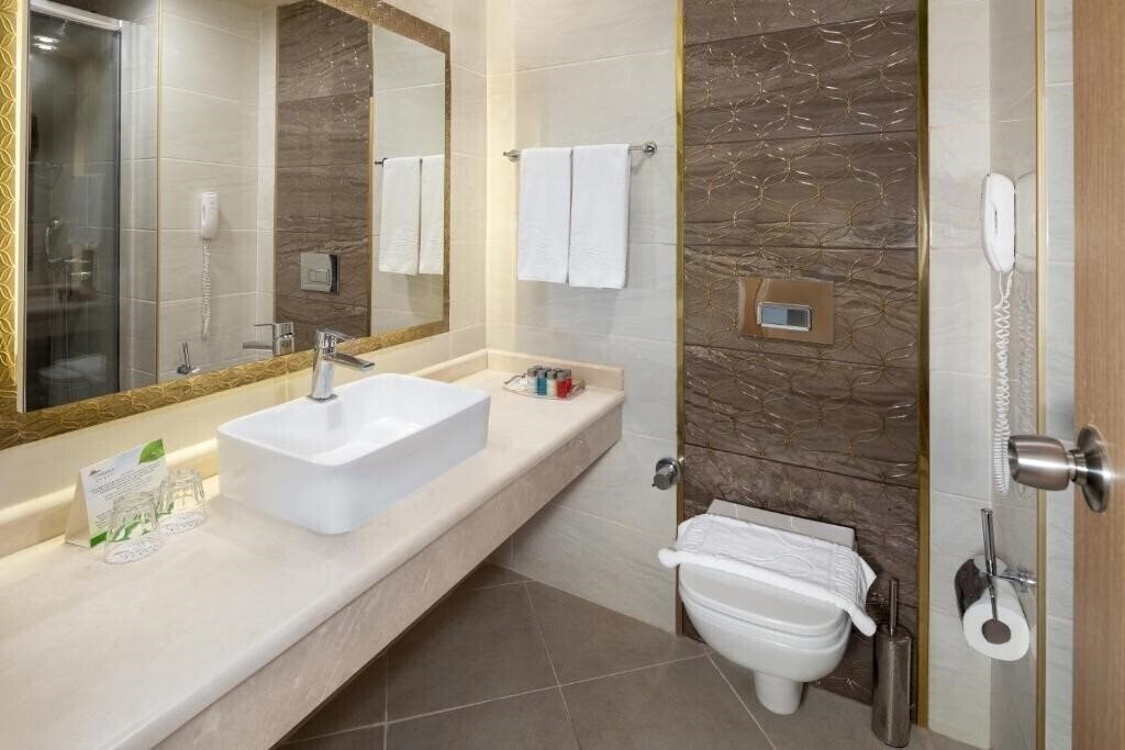 Панорама L'Oceanica Beach Resort 5*